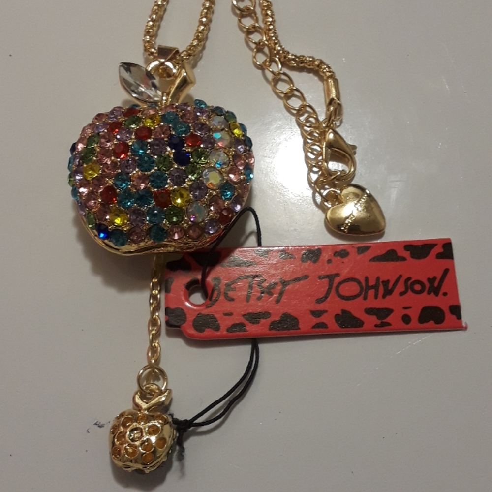 Betsey Johnson Apple sweater necklace bnwt